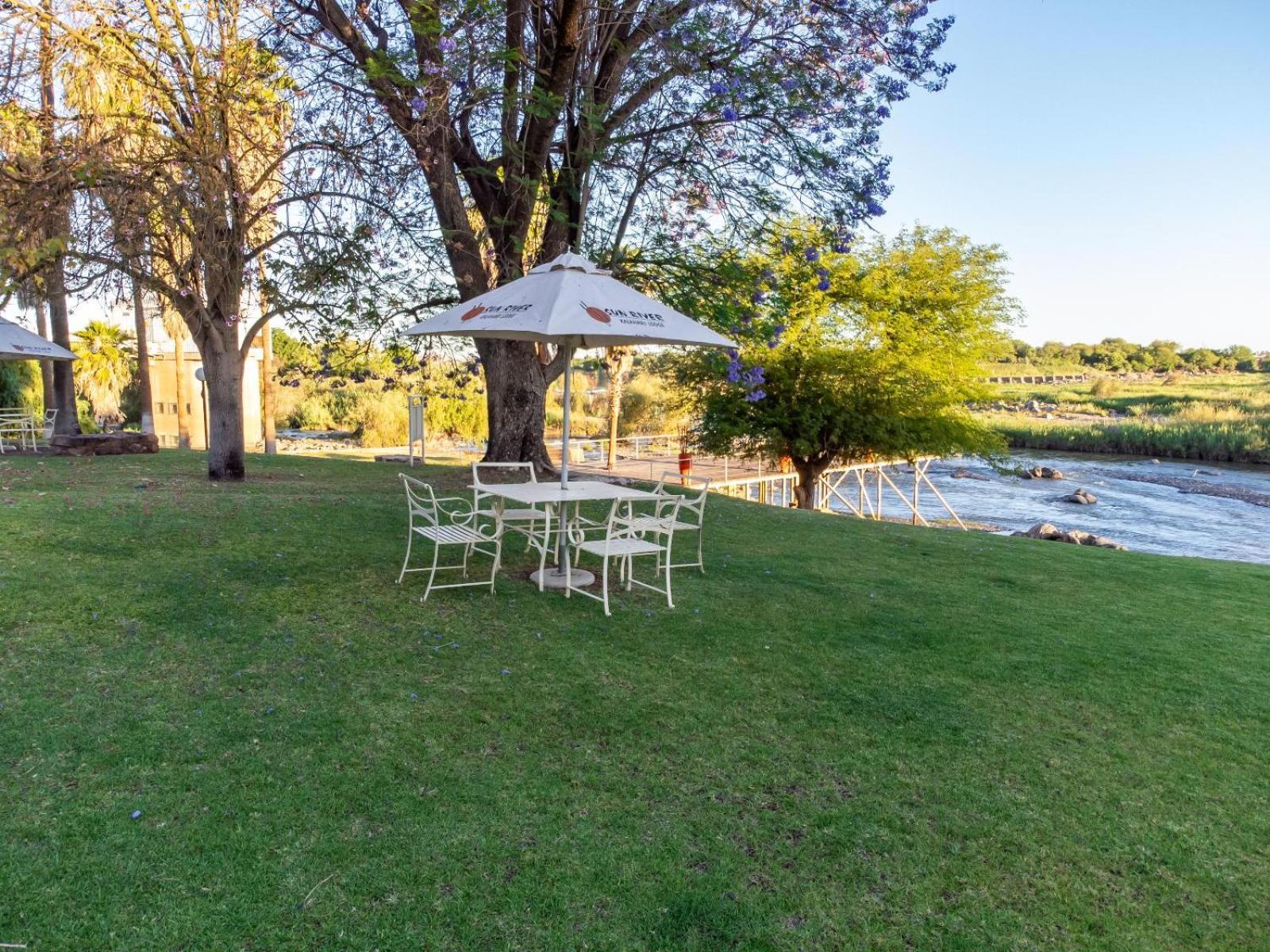 Sunriver Kalahari Lodge Riverside Stay In アピントン エクステリア 写真