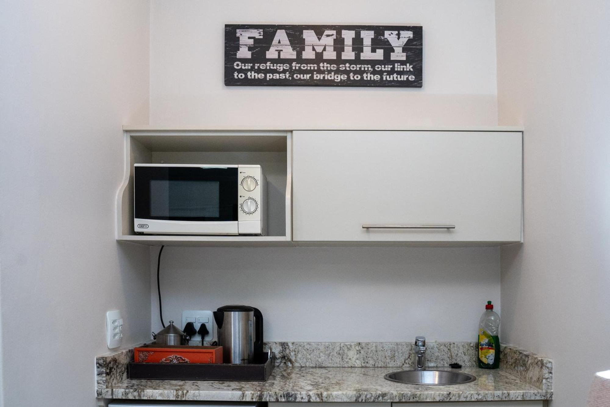 Sunriver Kalahari Lodge Riverside Stay In アピントン エクステリア 写真