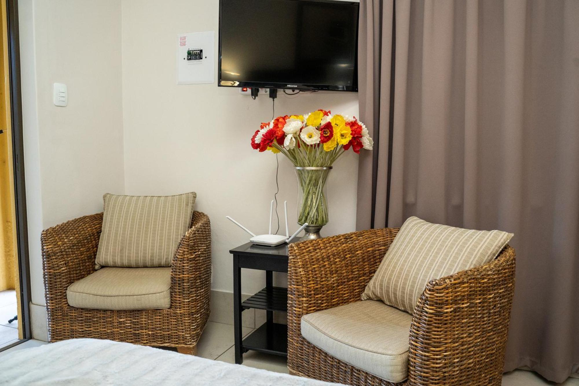 Sunriver Kalahari Lodge Riverside Stay In アピントン エクステリア 写真