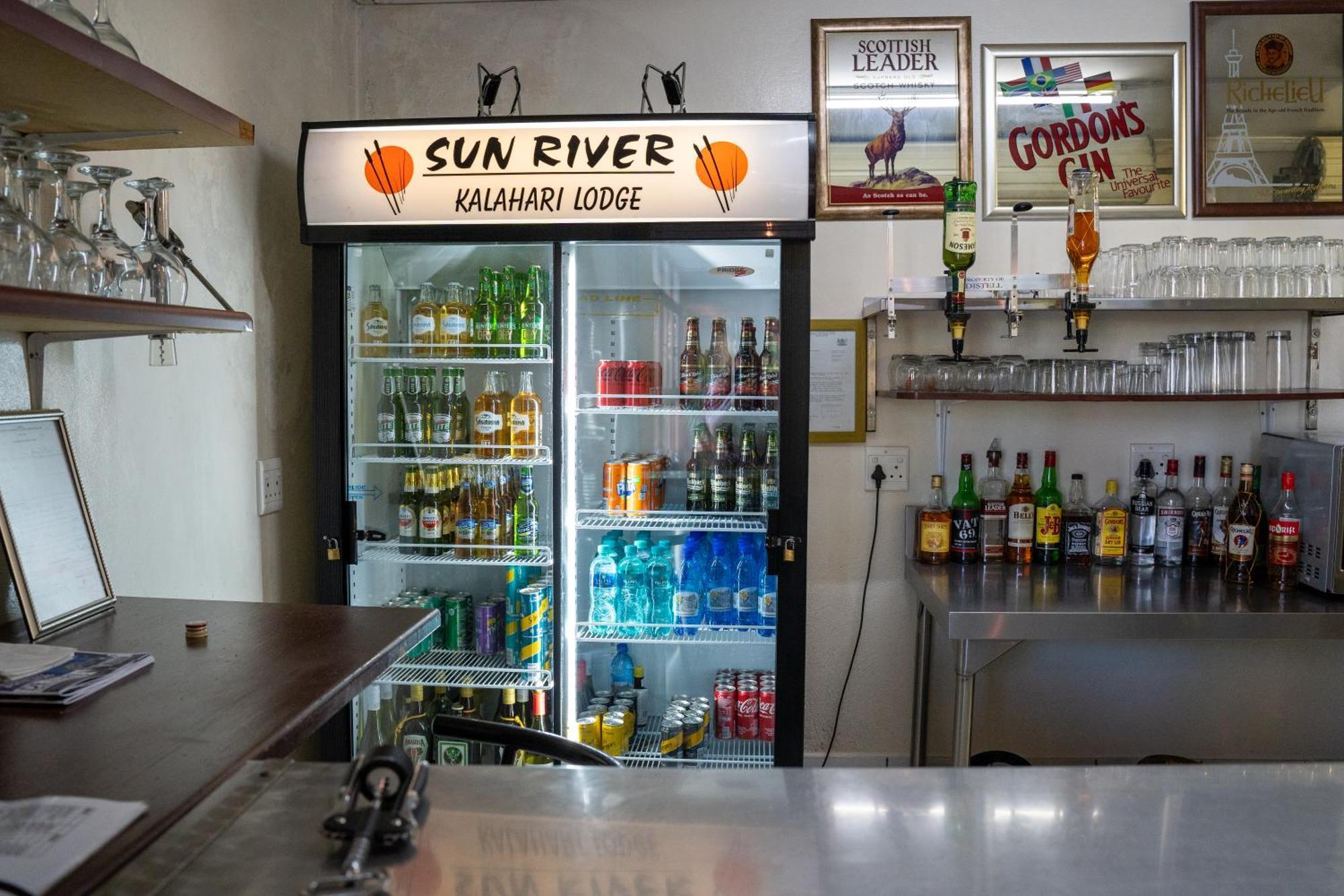 Sunriver Kalahari Lodge Riverside Stay In アピントン エクステリア 写真
