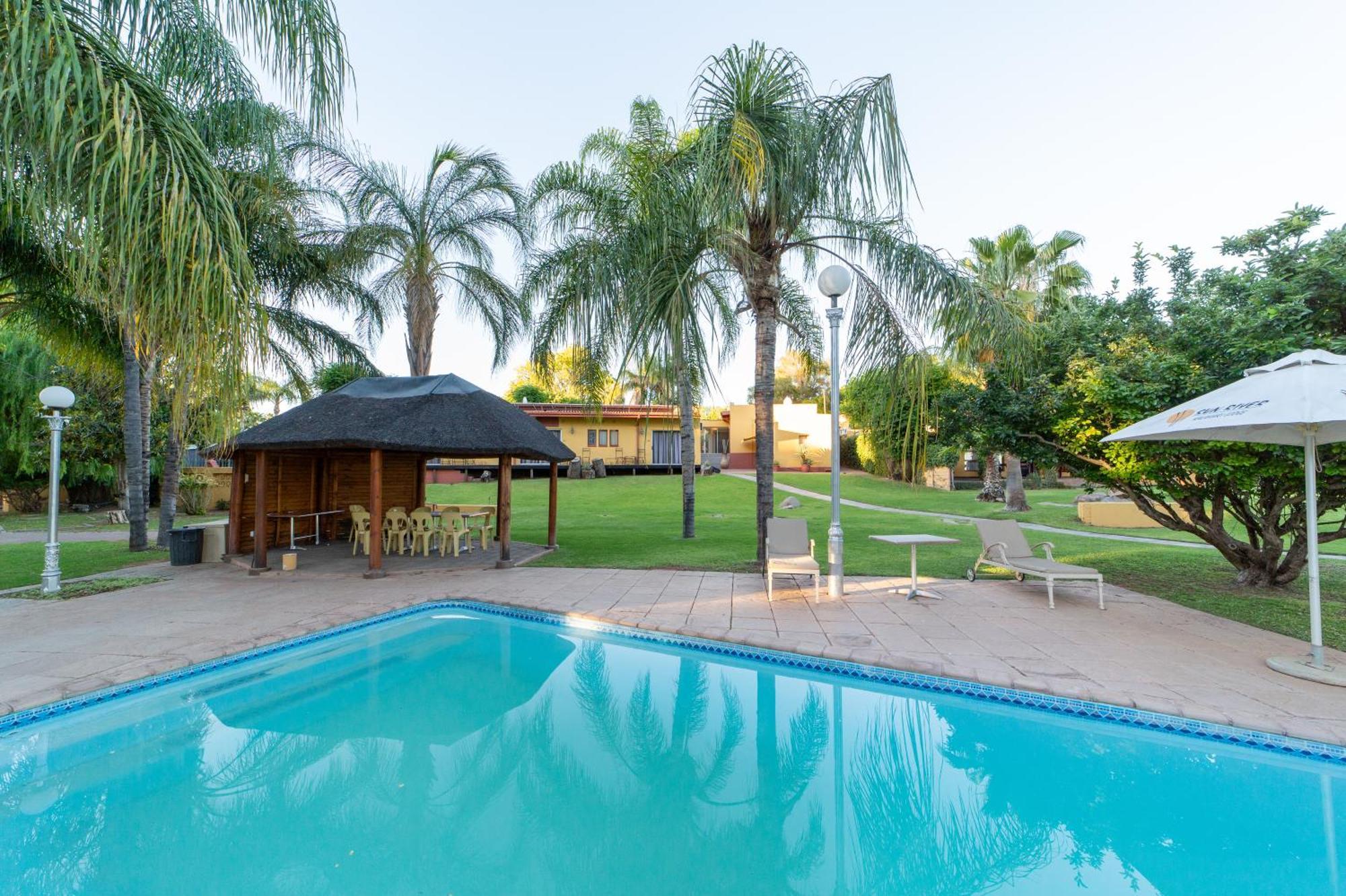 Sunriver Kalahari Lodge Riverside Stay In アピントン エクステリア 写真